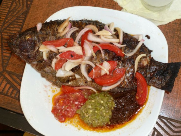 Poisson braisé au piment vert